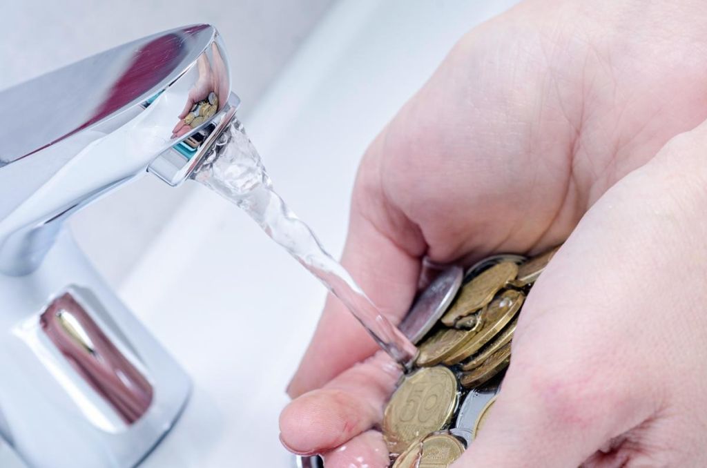 Водоканали в Україні загрузли в колосальних боргах: експерти пояснили причини