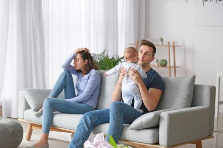 Чому все більше людей уникають батьківства: названо 6 головних причин