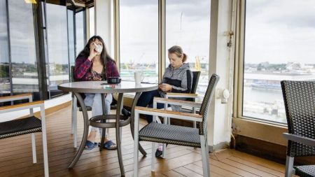 Одна з країн ЄС перестала надавати житло українським біженцям: у чому річ