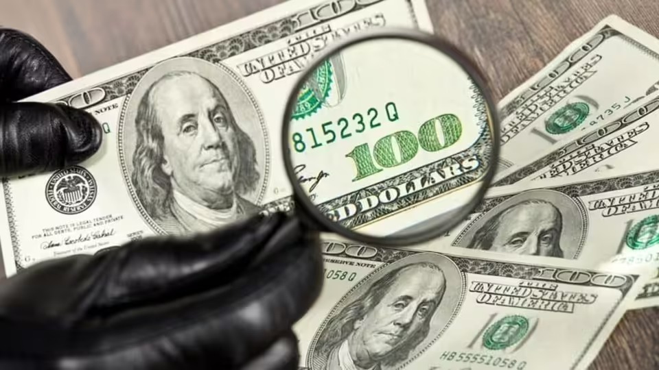 Українцям масово підсовують фальшиві гривні: які купюри підробляють найчастіше