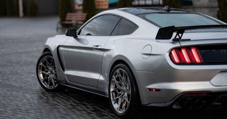 Водії не знали: секретна функція сонцезахисних козирків в авто