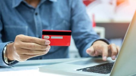 Перекази з картки на картку: кому загрожує штраф до 34 000 гривень