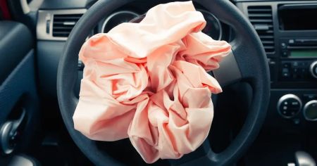 Вибухають деталями в обличчя водіїв: у Європі розгорівся скандал з подушками безпеки Takata