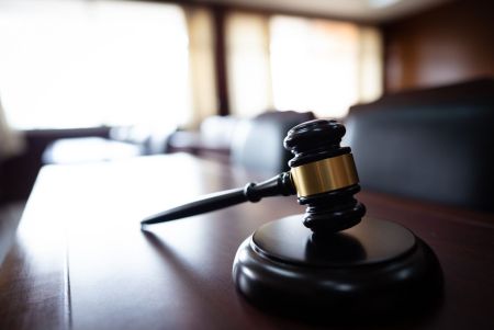 Українець хотів відсудити в рф 999 квадрильйонів грн за збитки від війни