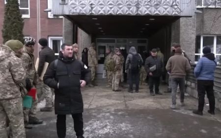 Ухилянтів обдирають і ТЦК, і юристи: скільки коштує “врятуватися” від мобілізації