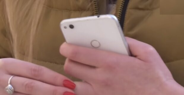 Дзвонить невідомий номер і мовчить: що це означає і яку загрозу несе