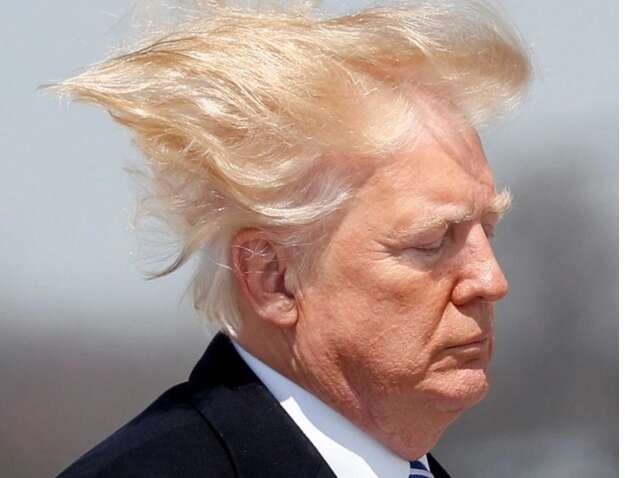 Трамп скасував указ Обами заради «свого прекрасного волосся»