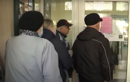 Пенсію зменшать на 2000 грн: кому скасують надбавки до виплат