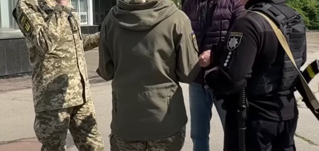 ТЦК подають у розшук навіть із відстрочкою від мобілізації: записують, як “ухилянта”