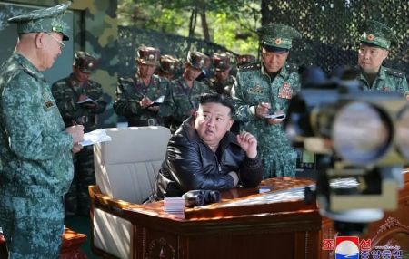 Кім Чен Ин відвідав танковий завод, заявив про “прогрес” у модернізації танків КНДР