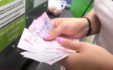 До 15 000 гривень компенсації: українцям почали виплачувати нову грошову допомогу – хто у списку