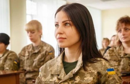 Українок активно готують до мобілізації: хто з жінок може опинитись в армії