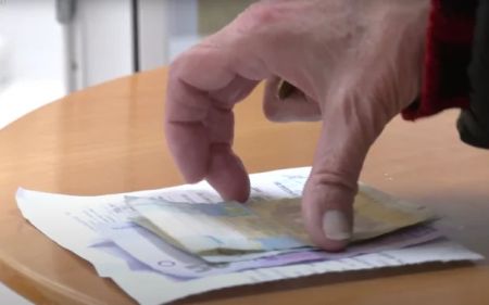 Українці на межі бунту через витівки комунальників: нові тарифи розраховані на олігархів