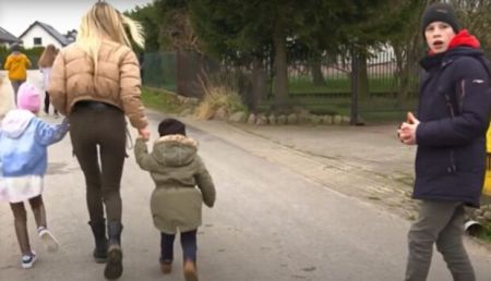 Сотні тисяч українців за кордоном відправлять додому: біженцям можна пакувати валізи