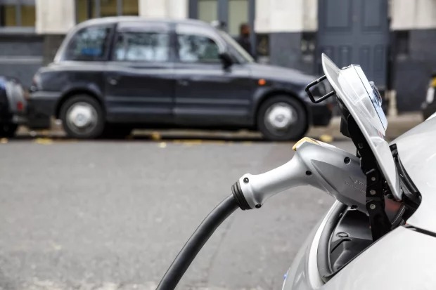 Зарядка подорожчала: власникам електромобілів в Україні доведеться платити більше