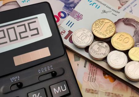 Зарплати українцям перерахували: скільки тепер платять і в чому головна проблема