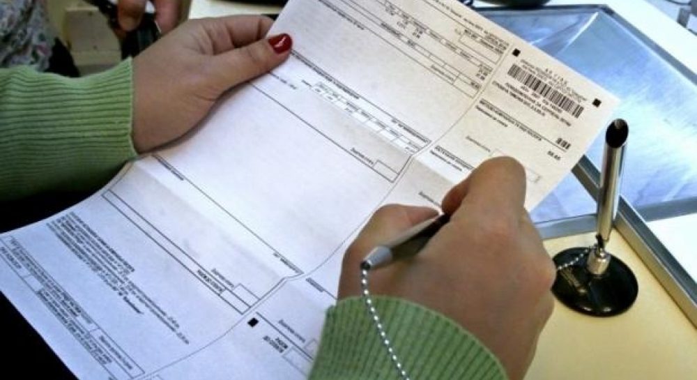 Українцям масово надсилають неправильні рахунки за світло: як захистити себе