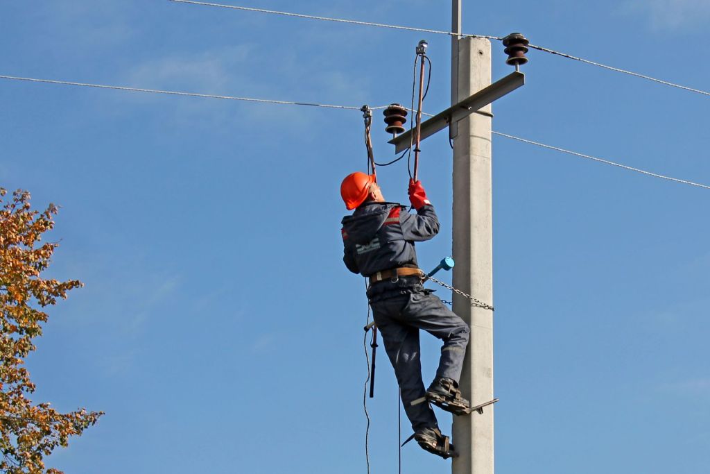 Обленерго розкрили тарифи на повторне підключення електроенергії
