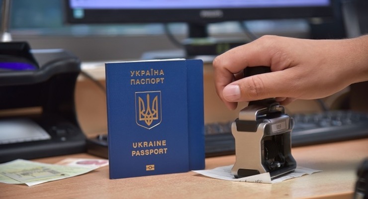 Як заброньованим працівникам виїхати у відпустку за кордон: роз’яснення