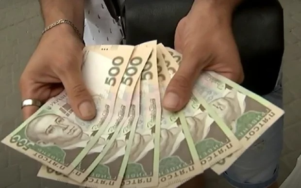 Українцям масово скасовують соцвиплати: влаштують ретельну перевірку