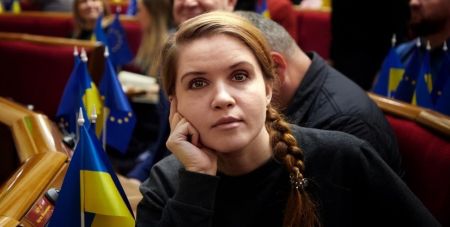 Безугла й Устінова обмінялися образами через допис про загиблого Рущишина