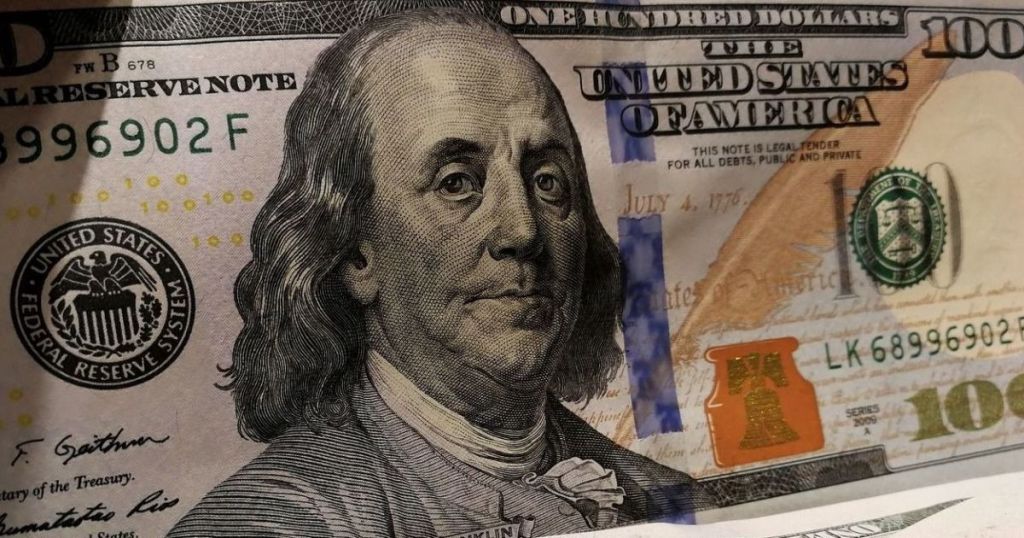 Такі гроші не прийме жоден банк: українців попередили щодо валюти