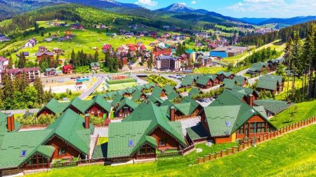 Оглядове колесо, родельбан, Гуцул Ленд: скільки коштує літо в Буковелі