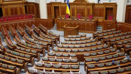 Рада дозволила силовикам проникати в житло українців без суду