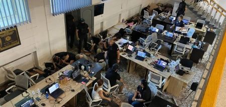 Українські шахраї видурили у чехів 10 мільйонів гривень: затримано вісьмох