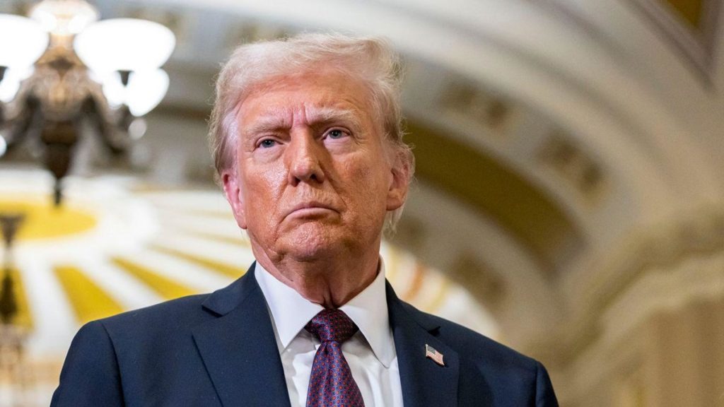 Трамп розглядає “глобальне нафтове ембарго” проти Росії через розчарування Путіним