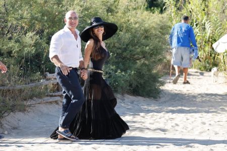 Джефф Безос планує придбати фінансовий телеканал CNBC