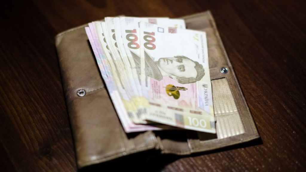 Борги по зарплаті в Україні зростають: названо регіони-антилідери