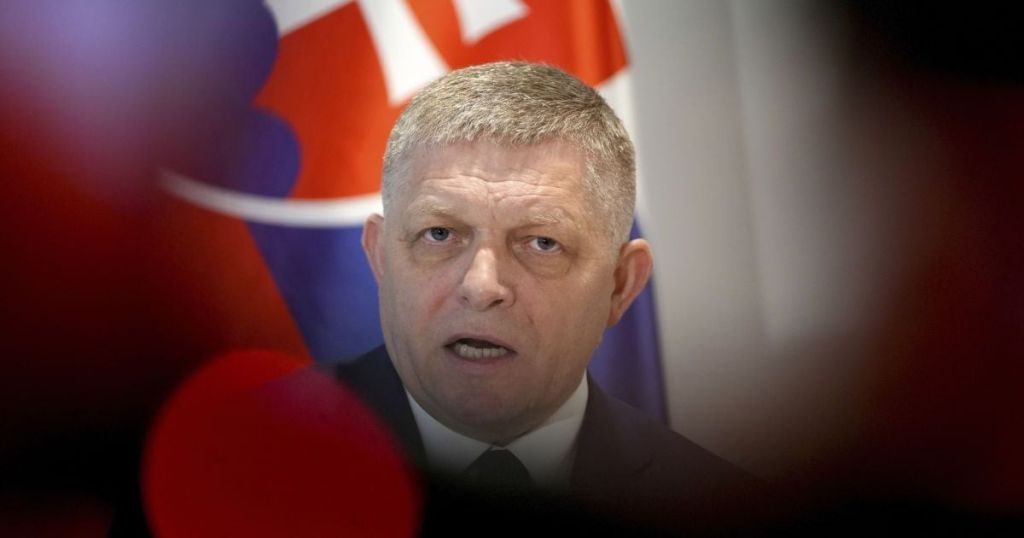 Фіцо використав вульгарну алегорію для України, коментуючи переговори Трампа і Путіна