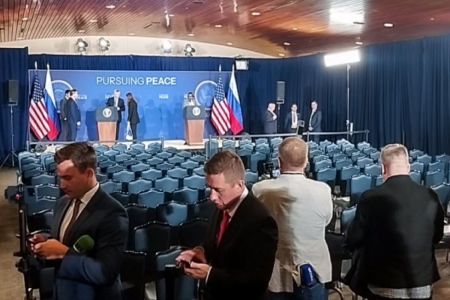 Зустріч Трампа і Путіна відбудеться у форматі «три на три»