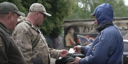 ТЦК не мають права затримувати чи застосовувати силу до цивільних