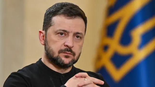 Зеленський назвав реальні проблеми на фронті