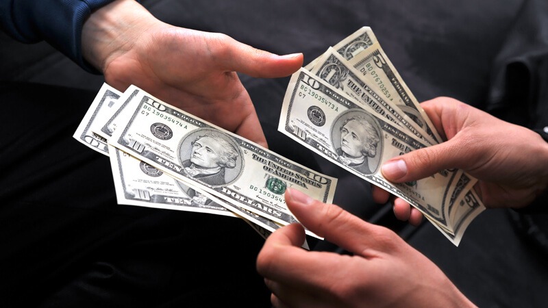 На Хмельниччині спіймали на корупції одразу 39 чиновників