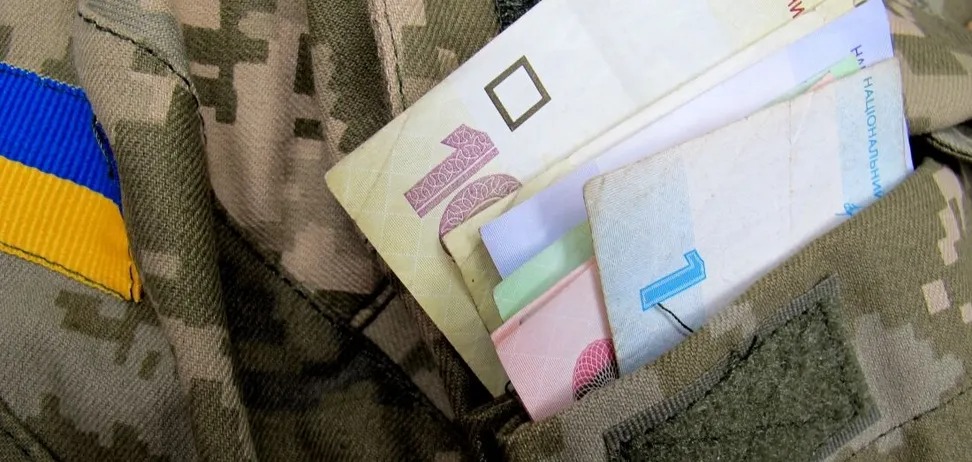 Зарплати українських військових у серпні: хто отримає 30, 70 чи 100 тисяч гривень