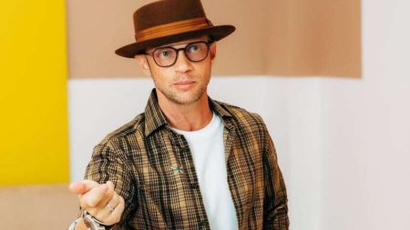 Російського телеведучого Хрустальова зняли з рейсу через п’яний скандал