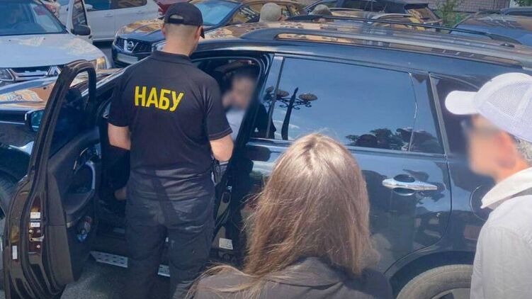 НАБУ спіймало на хабарі депутата “Слуги народу” Кузнєцова