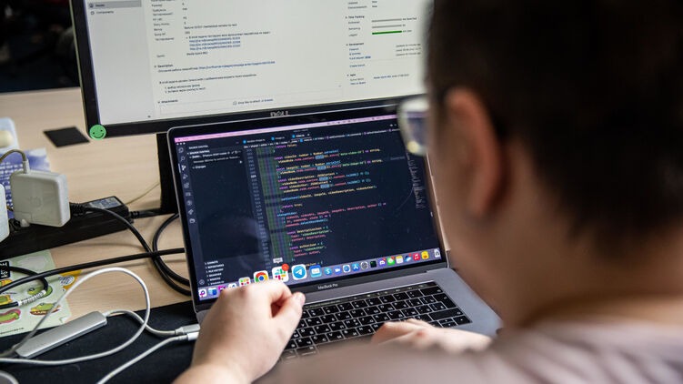 Масовий відтік мізків: кожен другий український айтішник думає про еміграцію