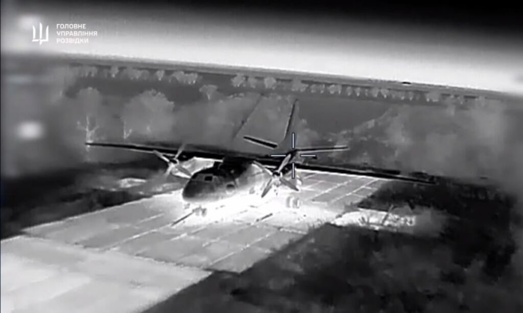 У Криму спецпризначенці знищили два транспортні літаки Ан-26 РФ