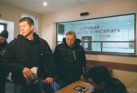 Ходити до ТЦК більше не треба: уряд змінив правила військового обліку