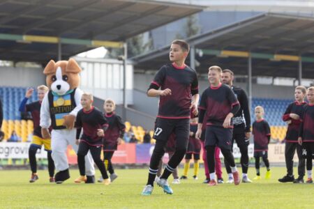 50 проти 11: діти з Олександрії та благодійна ініціатива Павла Журила Betking Foundation кинули виклик професійним футболістам