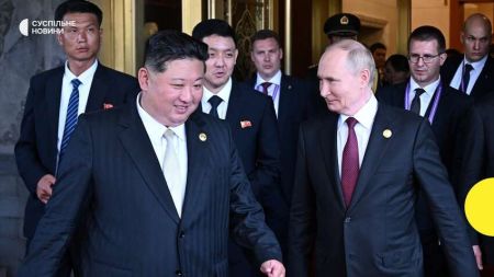 У Китаї ледь не сталася бійка між охоронцями Путіна та Кім Чен Ина