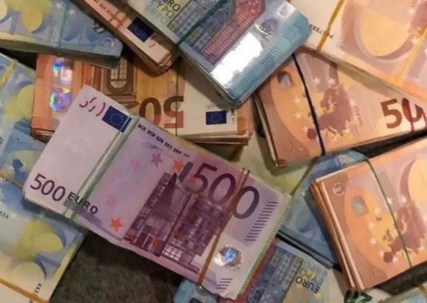 ЄС згортає “п’ятисотки”: як зберегти заощадження українцям