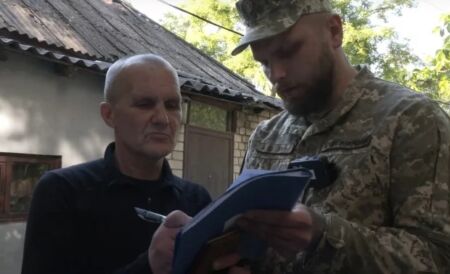 На фронт не потрапляють: скільки людей мобілізують ТЦК