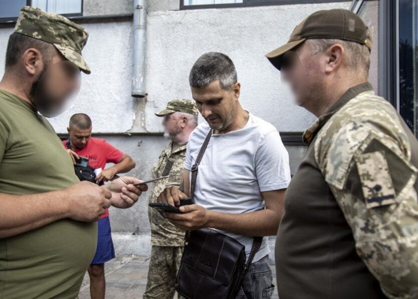 ТЦК візьмуть на облік усіх: для українців 25-60 років змінили правила мобілізації