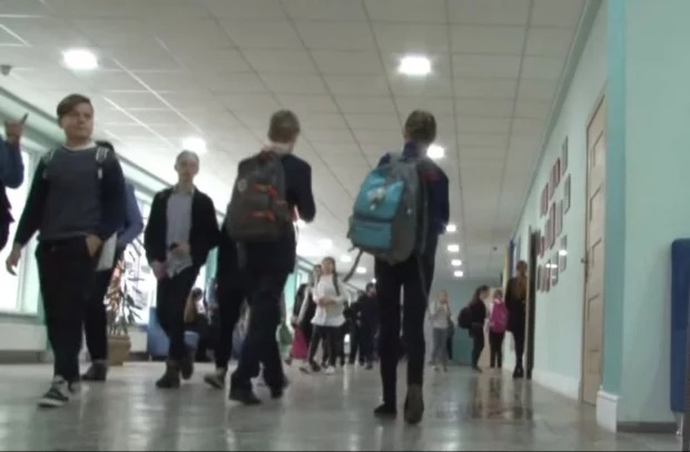 Осінні канікули можуть скоротити або перенести: чи будуть школярі відпочивати