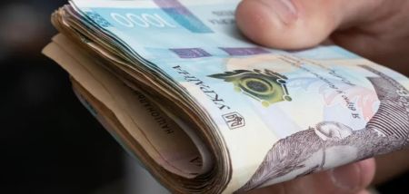 В українців у супермаркетах відмовляються приймати гривні певних номіналів: куди звертатись